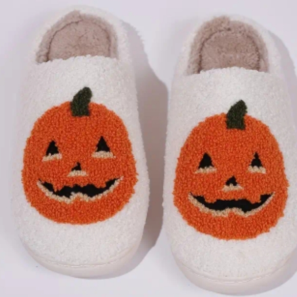 New soft Halloween Fall pumpkin slippers size 5 thru 10 available see al… - Picture 6 of 8
